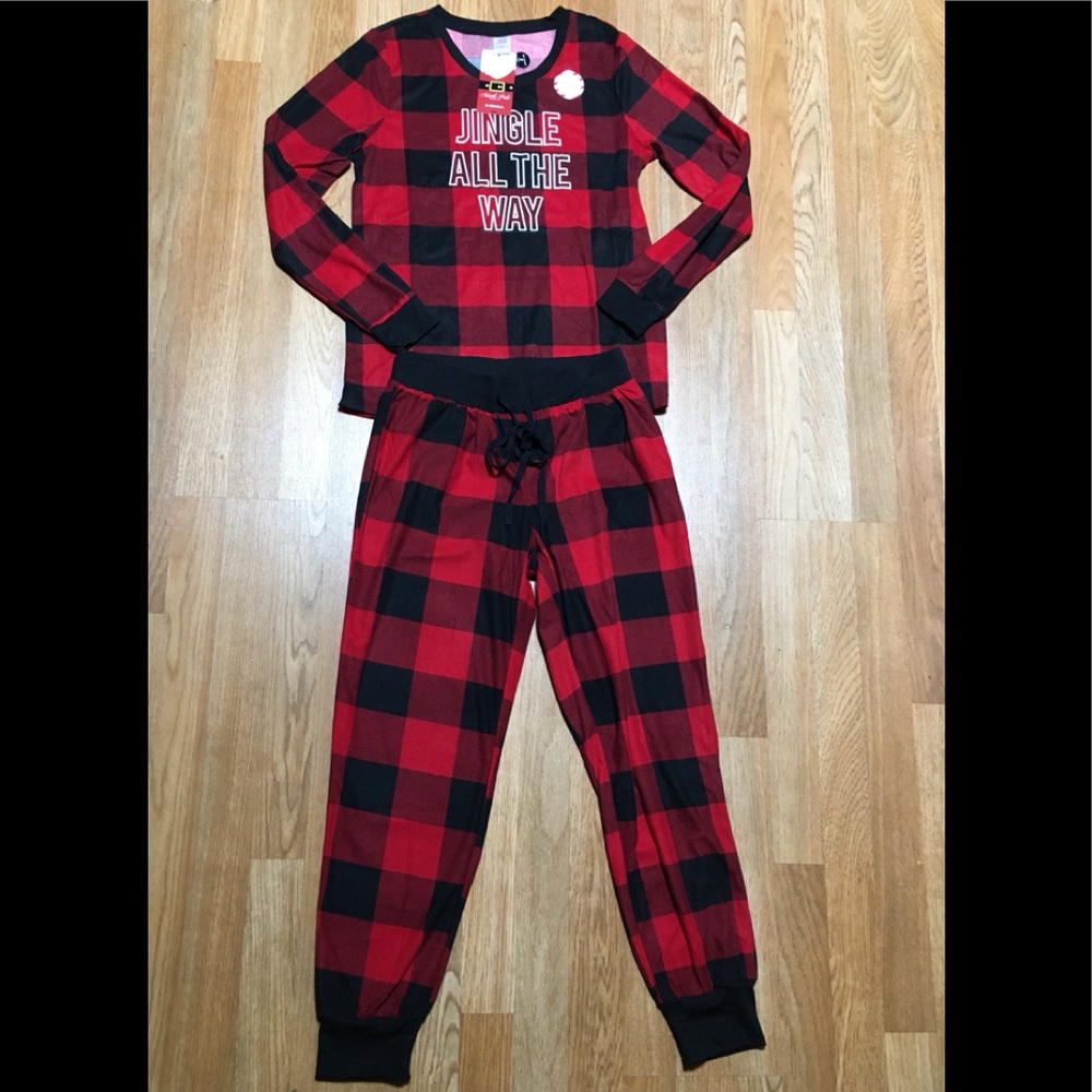 North Pole Women’s 2pc pajama set plaid Size: XS